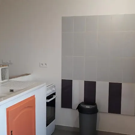 Pause 40 M2 Avec Cour Privative - Spacieux & Confortable شقة سانت-أمبروا